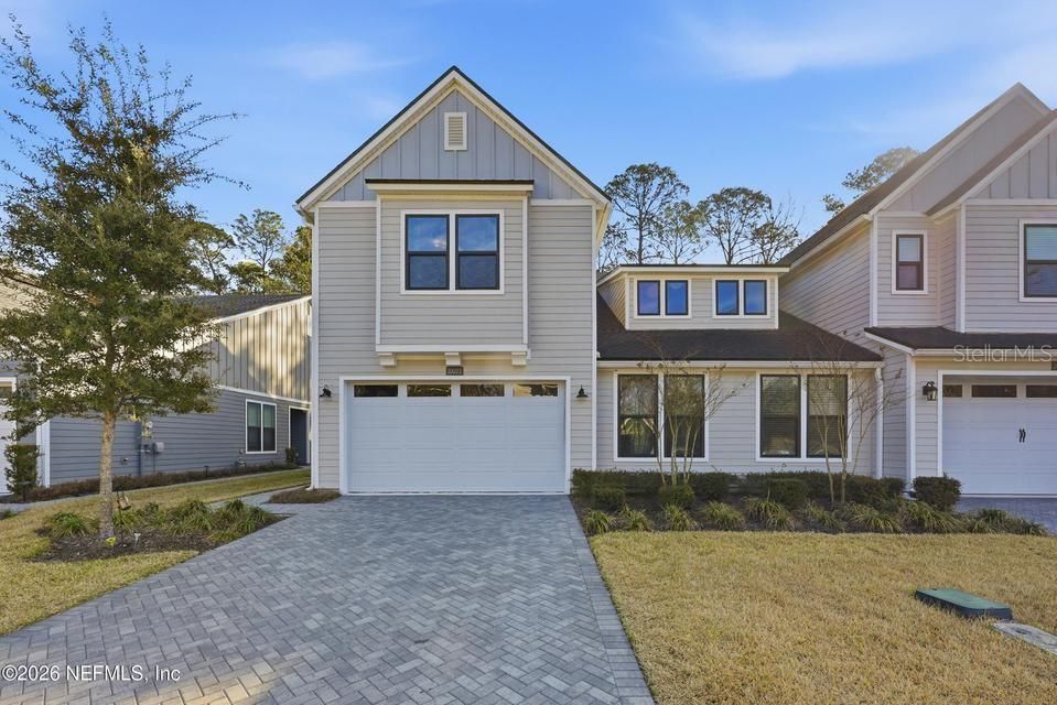 For Sale: $585,000 (4 beds, 3 baths, 2492 Square Feet)