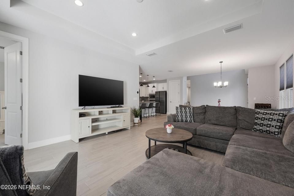 For Sale: $585,000 (4 beds, 3 baths, 2492 Square Feet)