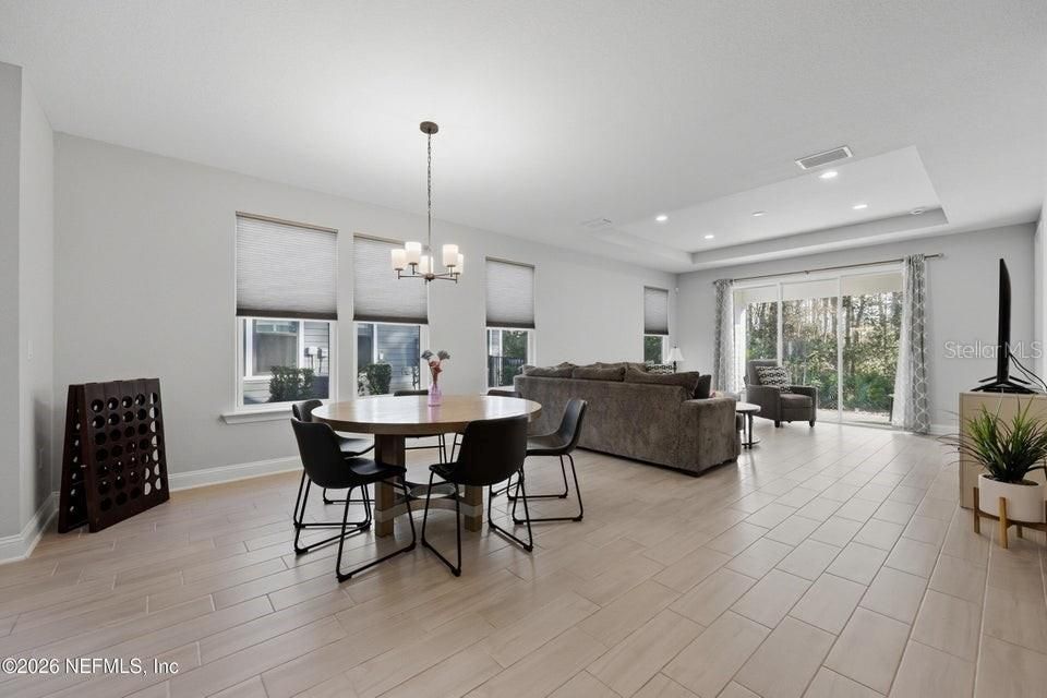 For Sale: $585,000 (4 beds, 3 baths, 2492 Square Feet)