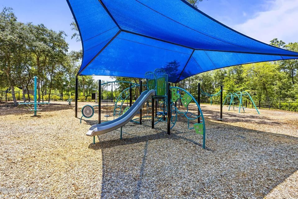 For Sale: $585,000 (4 beds, 3 baths, 2492 Square Feet)