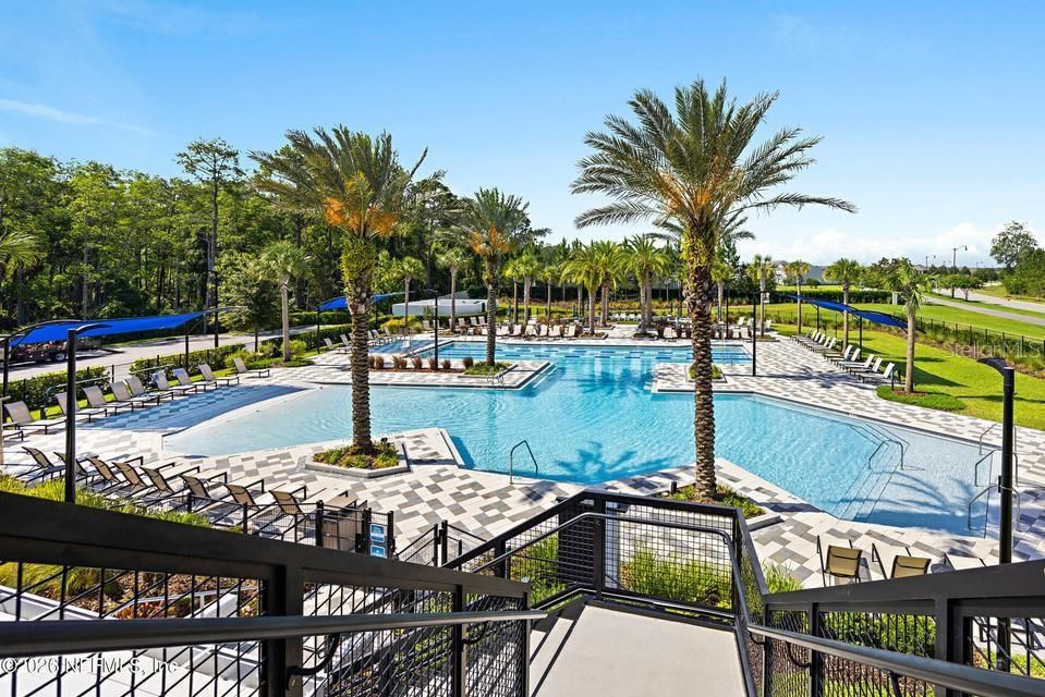 For Sale: $585,000 (4 beds, 3 baths, 2492 Square Feet)
