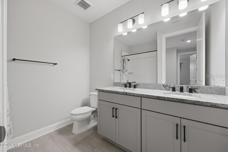 For Sale: $585,000 (4 beds, 3 baths, 2492 Square Feet)