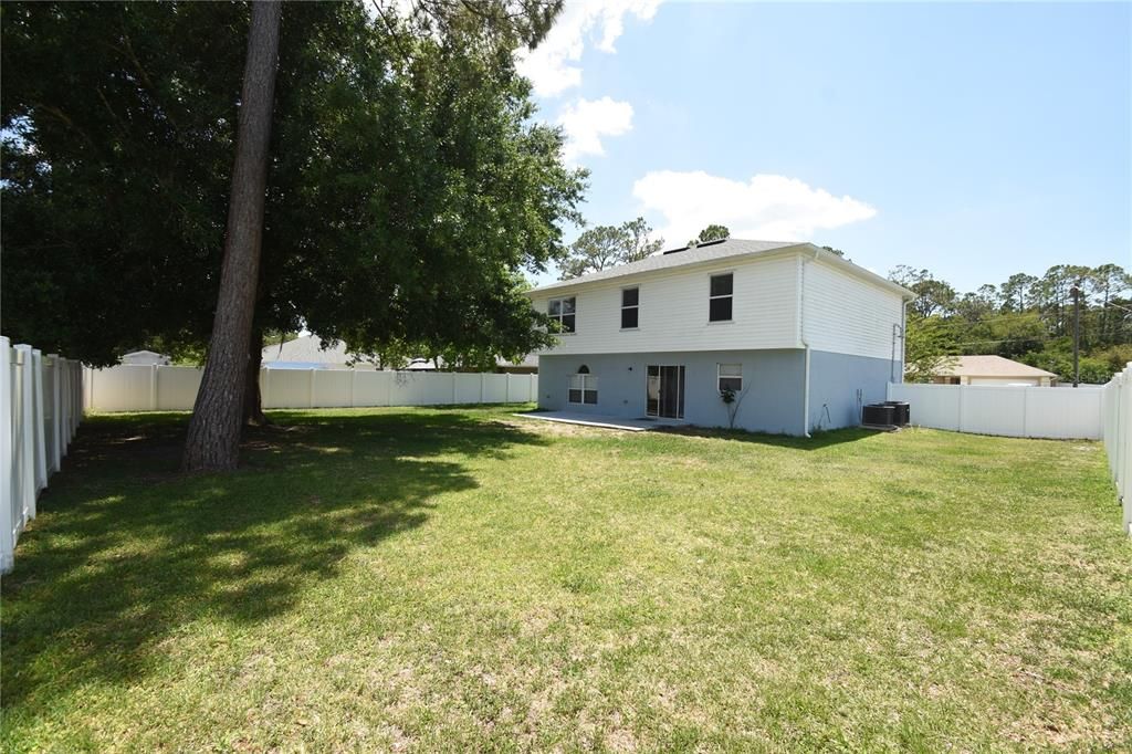 For Rent: $2,700 (5 beds, 2 baths, 2900 Square Feet)