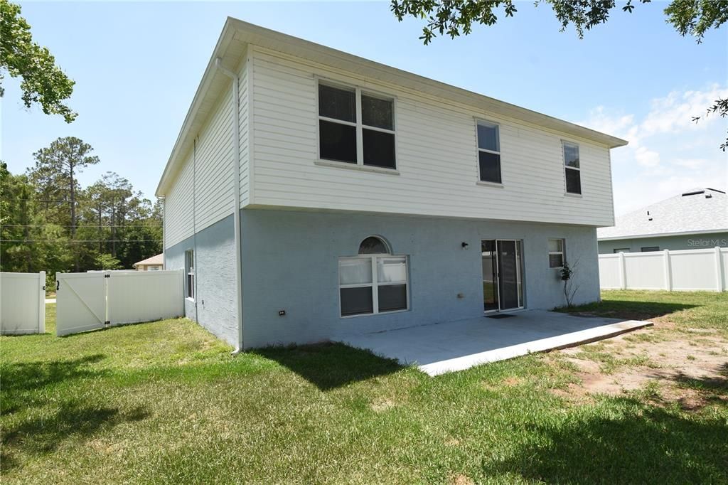 For Rent: $2,700 (5 beds, 2 baths, 2900 Square Feet)