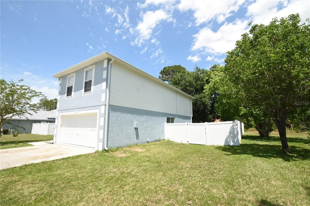For Rent: $2,700 (5 beds, 2 baths, 2900 Square Feet)