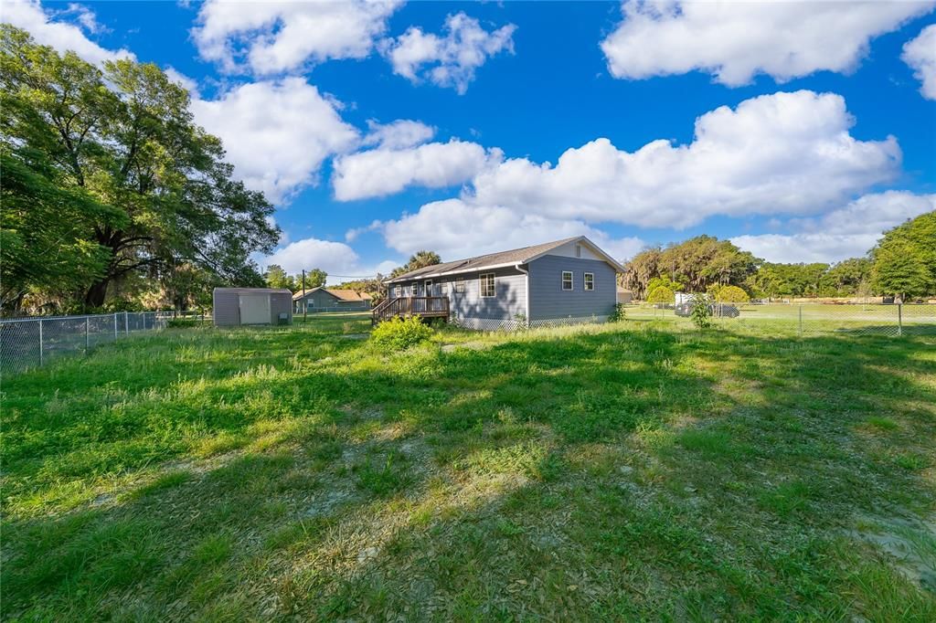 For Sale: $299,999 (4 beds, 2 baths, 1200 Square Feet)