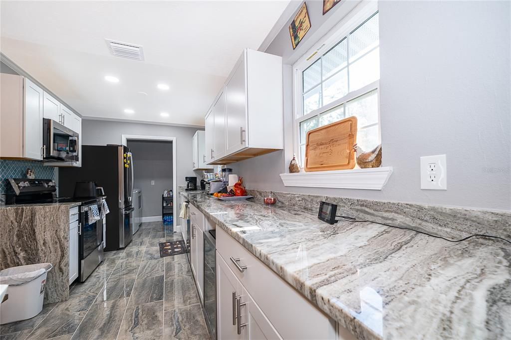 For Sale: $299,999 (4 beds, 2 baths, 1200 Square Feet)