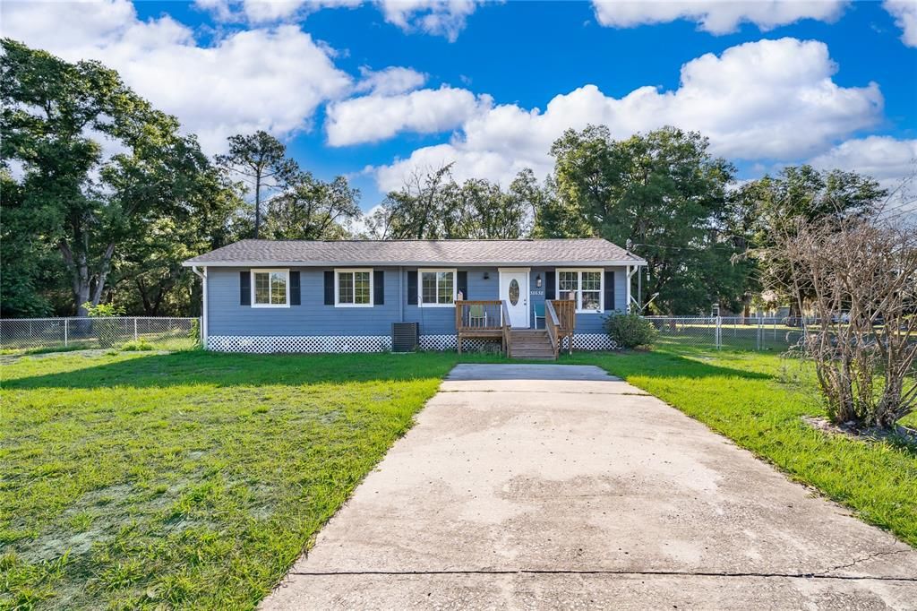 For Sale: $299,999 (4 beds, 2 baths, 1200 Square Feet)