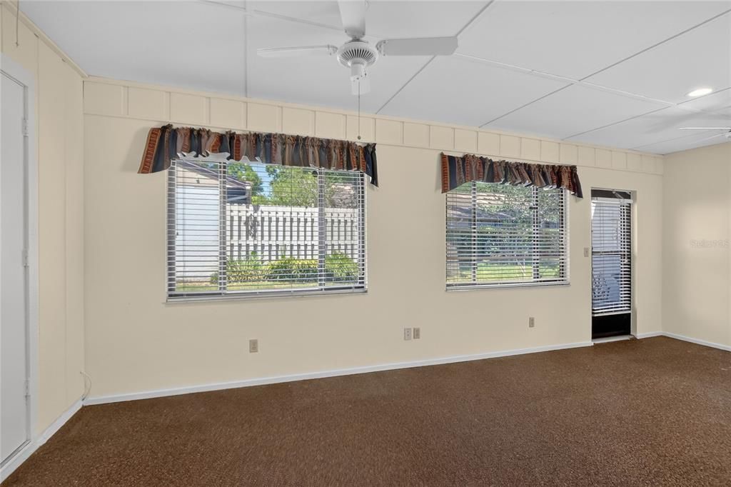 For Sale: $169,000 (2 beds, 2 baths, 1605 Square Feet)