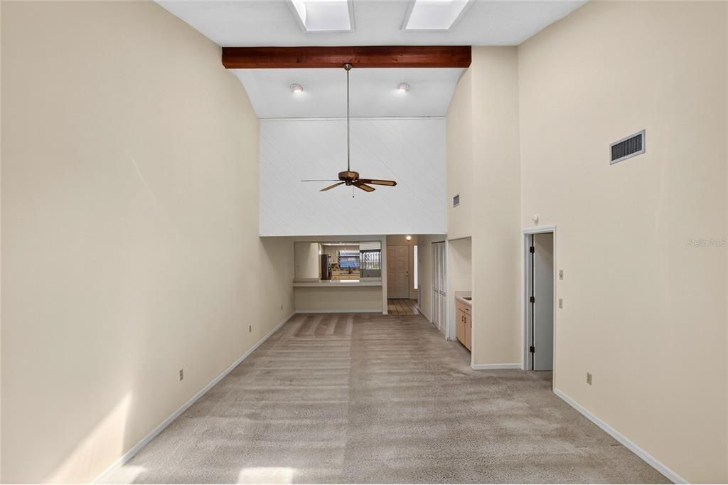 For Sale: $169,000 (2 beds, 2 baths, 1605 Square Feet)