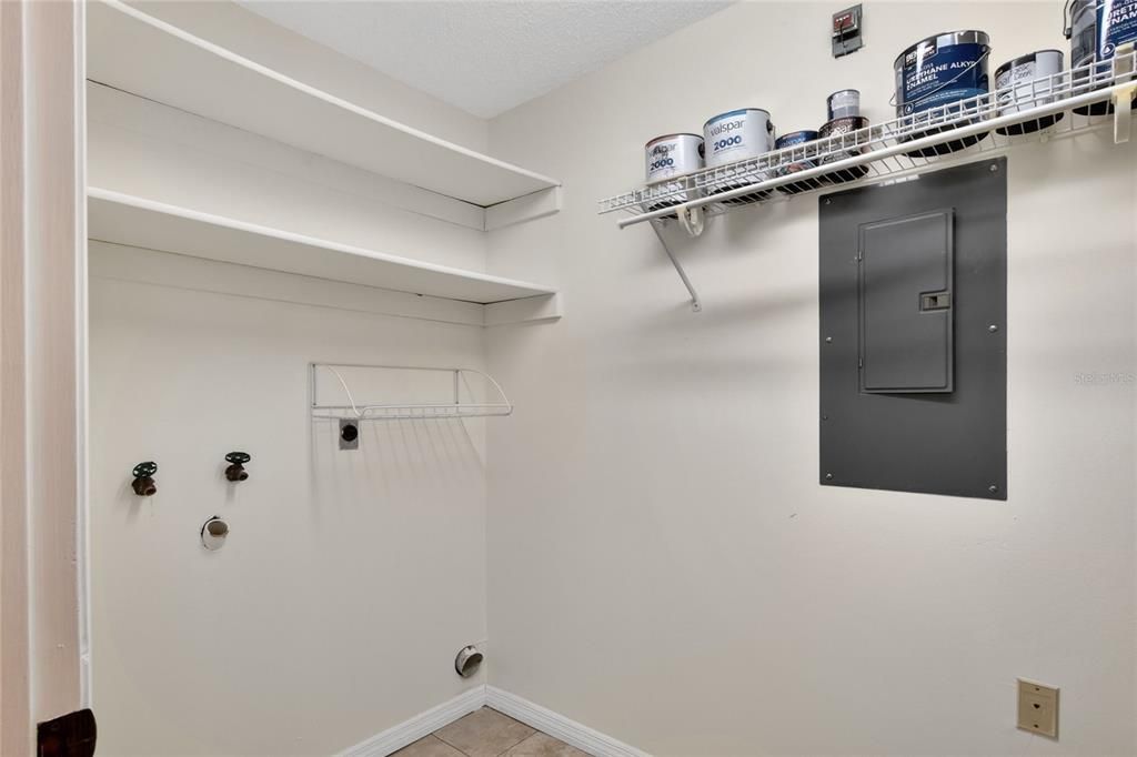 For Sale: $169,000 (2 beds, 2 baths, 1605 Square Feet)