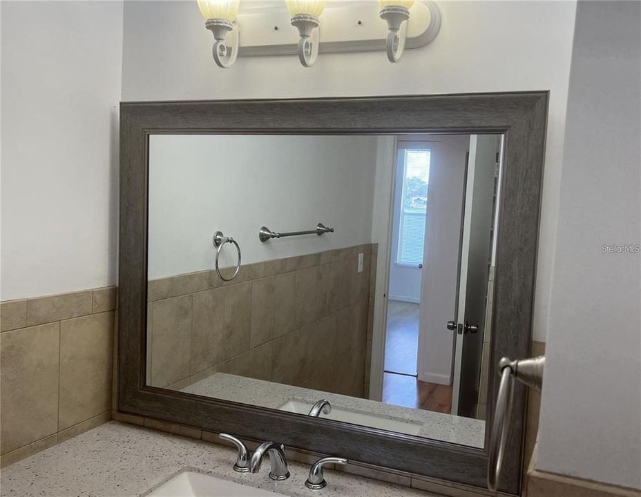Activo con contrato: $1,695 (2 camas, 2 baños, 1002 Pies cuadrados)