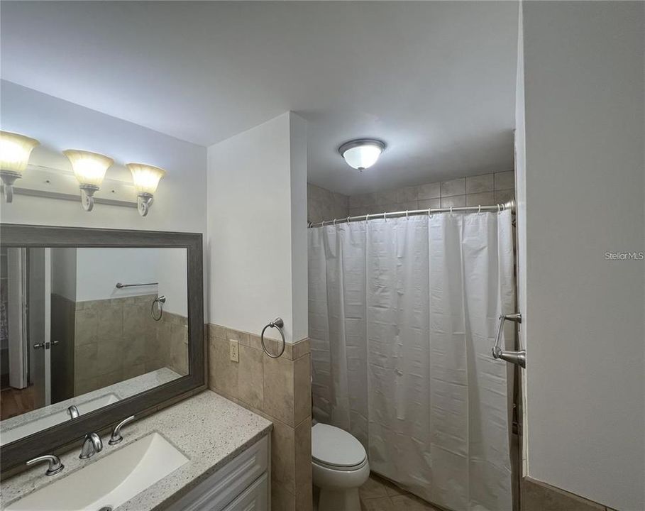 Activo con contrato: $1,695 (2 camas, 2 baños, 1002 Pies cuadrados)