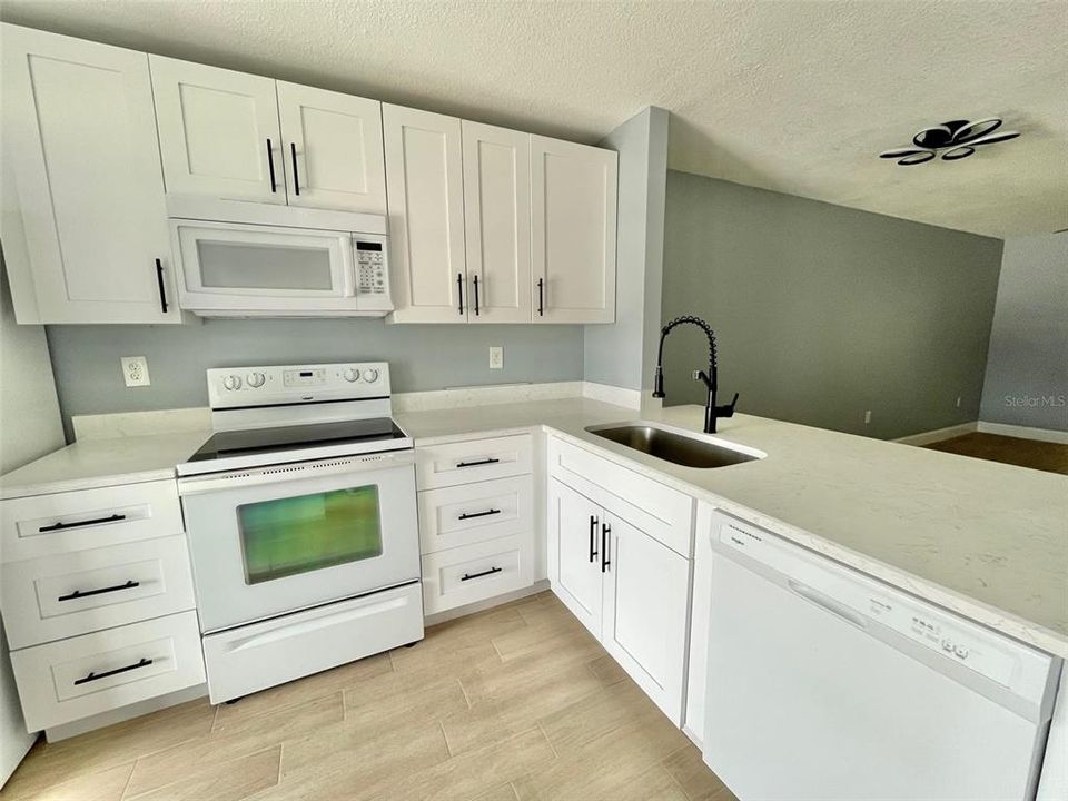 For Rent: $1,500 (2 beds, 1 baths, 972 Square Feet)