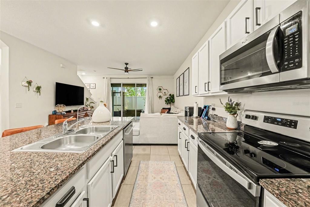 На продажу: $312,500 (3 спален, 2 ванн, 1673 Квадратных фут)