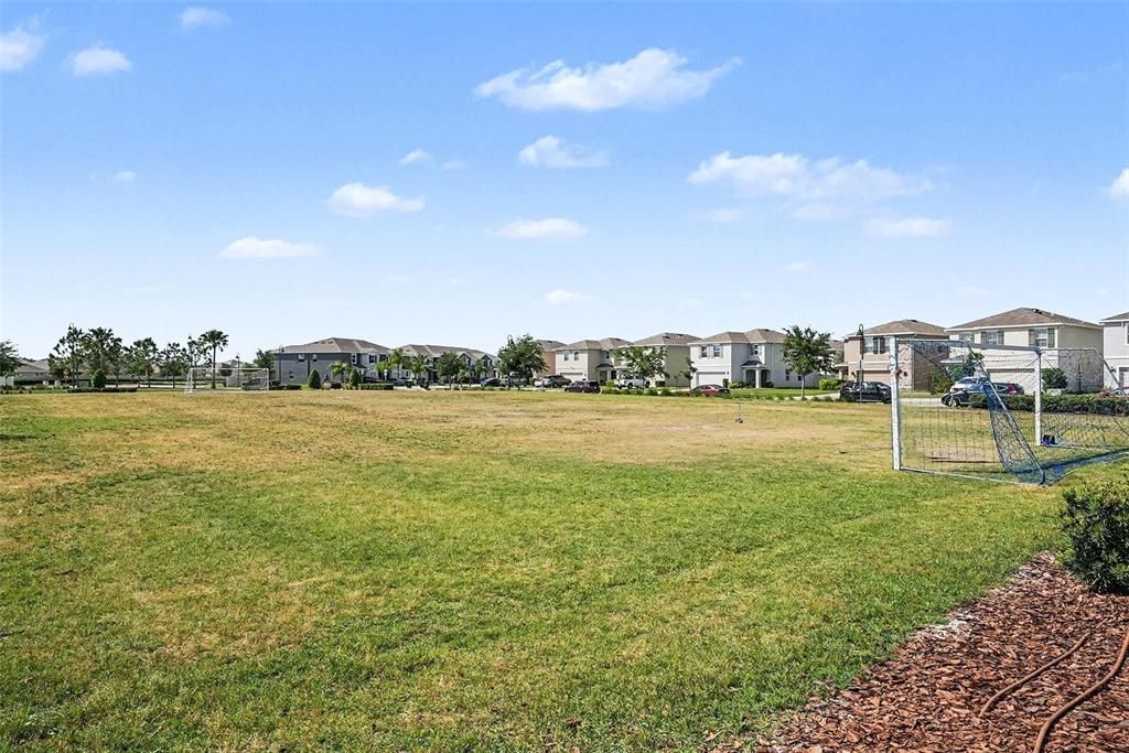 На продажу: $312,500 (3 спален, 2 ванн, 1673 Квадратных фут)