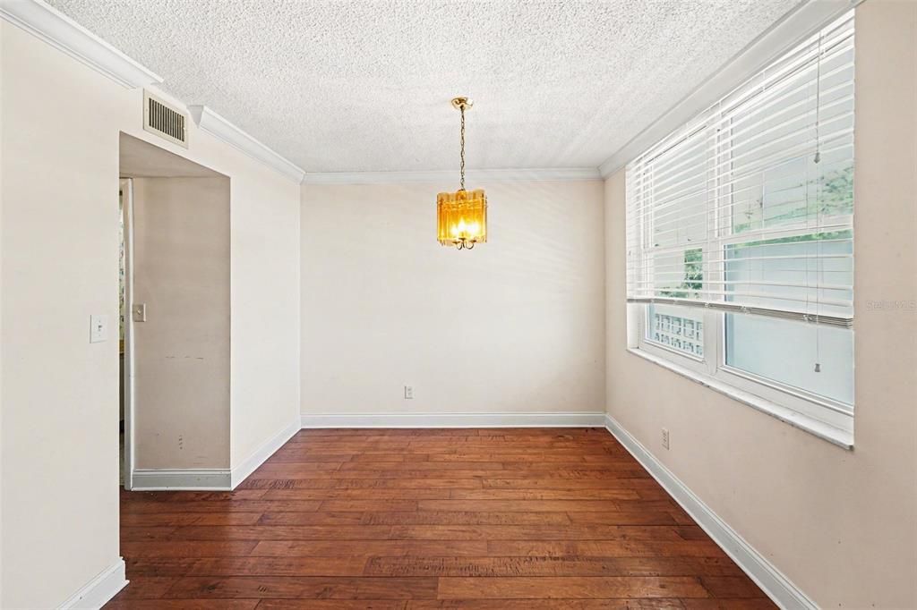 Activo con contrato: $89,950 (1 camas, 1 baños, 930 Pies cuadrados)