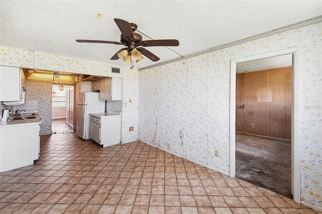 Activo con contrato: $89,950 (1 camas, 1 baños, 930 Pies cuadrados)