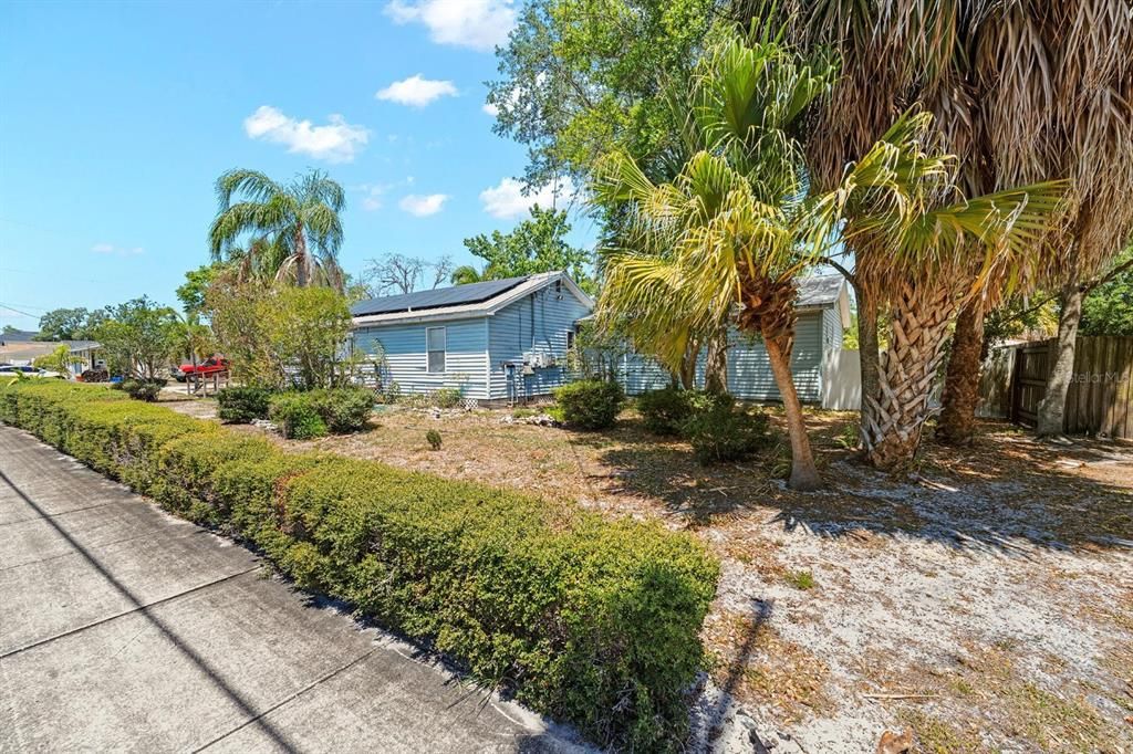 Active With Contract: $525,000 (4 beds, 3 baths, 2001 Square Feet)
