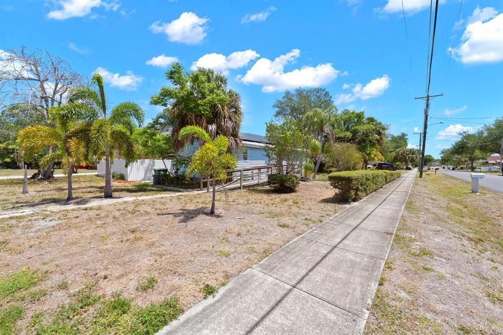 Active With Contract: $525,000 (4 beds, 3 baths, 2001 Square Feet)