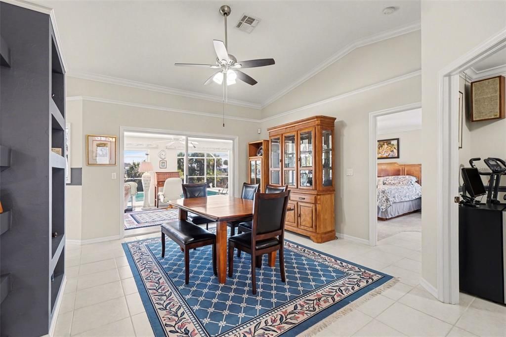 En Venta: $449,900 (3 camas, 2 baños, 2104 Pies cuadrados)