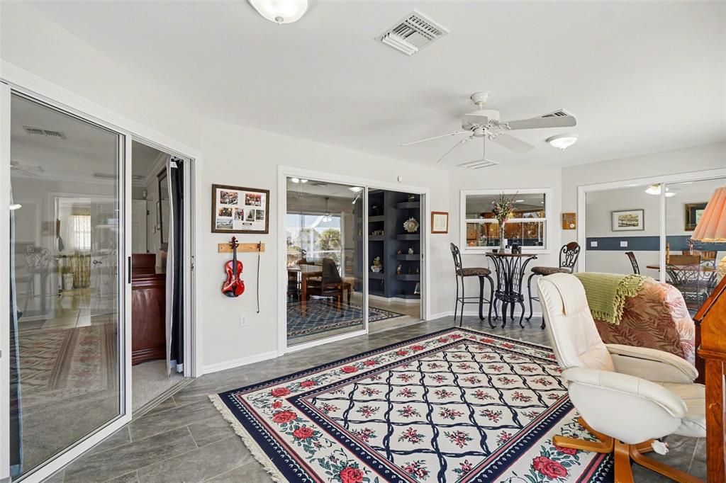 En Venta: $449,900 (3 camas, 2 baños, 2104 Pies cuadrados)