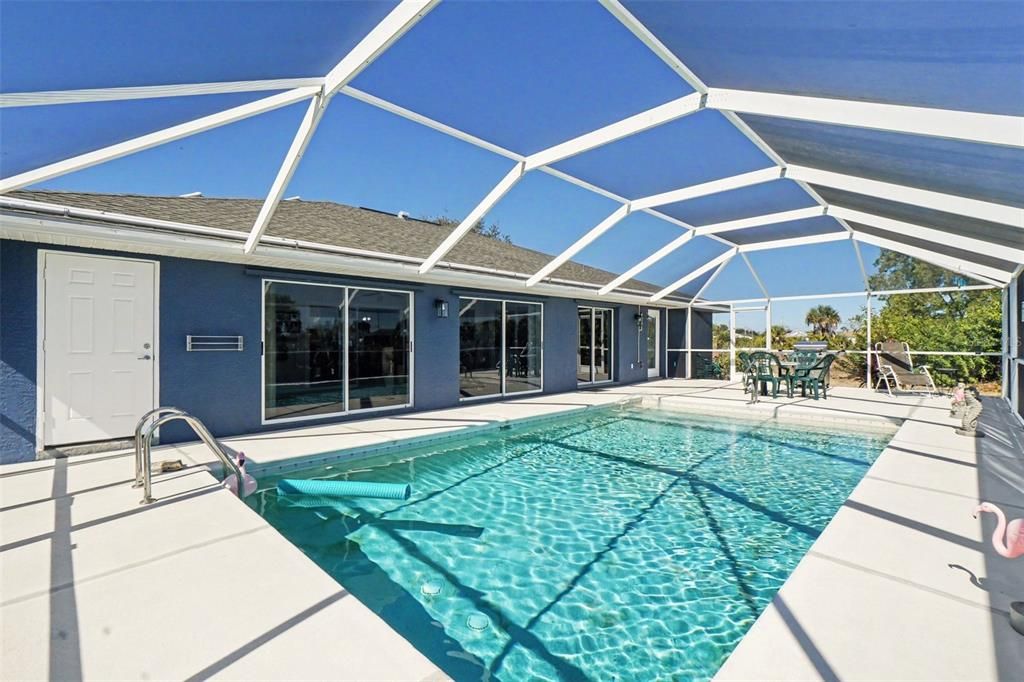 En Venta: $449,900 (3 camas, 2 baños, 2104 Pies cuadrados)