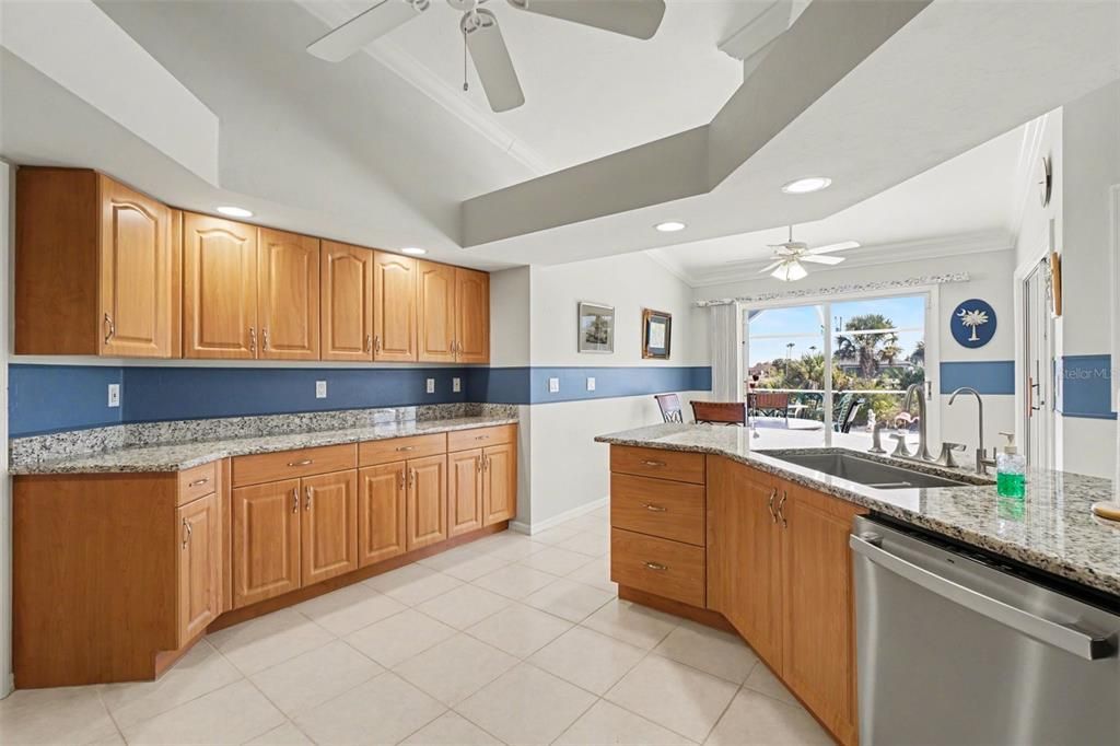 En Venta: $449,900 (3 camas, 2 baños, 2104 Pies cuadrados)