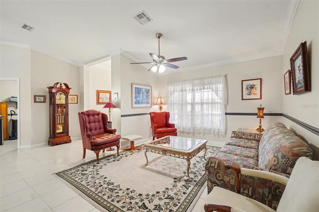 En Venta: $449,900 (3 camas, 2 baños, 2104 Pies cuadrados)