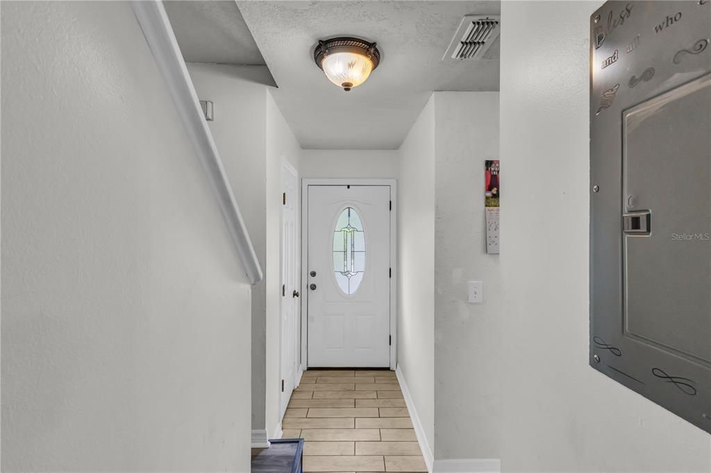 Activo con contrato: $234,999 (3 camas, 1 baños, 1280 Pies cuadrados)