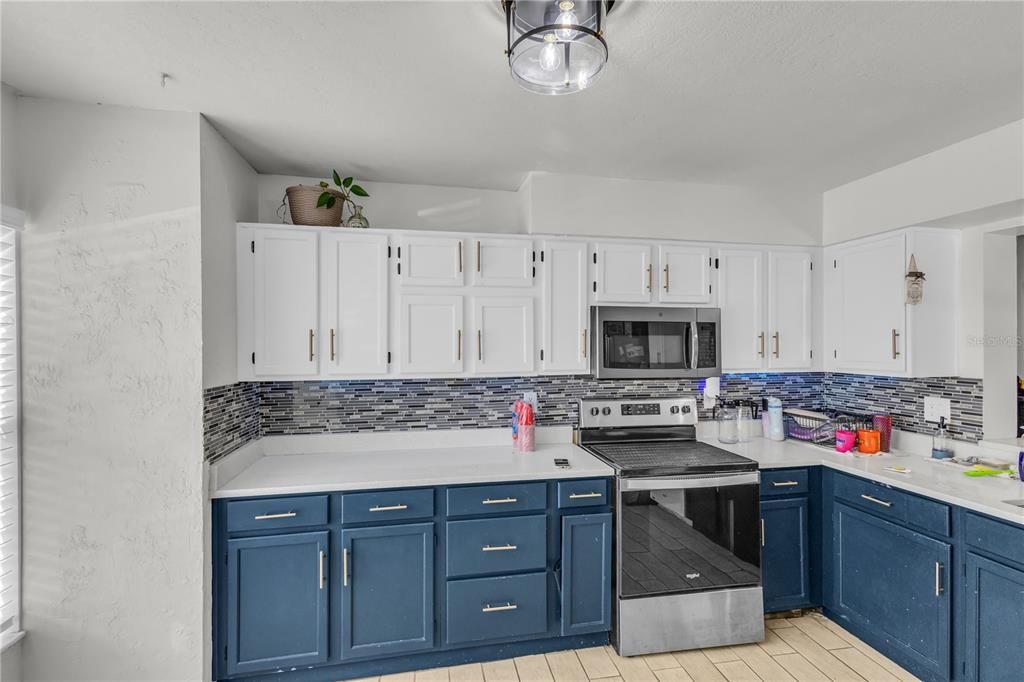 Activo con contrato: $234,999 (3 camas, 1 baños, 1280 Pies cuadrados)