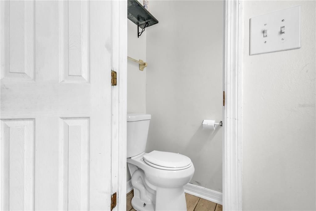 Activo con contrato: $234,999 (3 camas, 1 baños, 1280 Pies cuadrados)