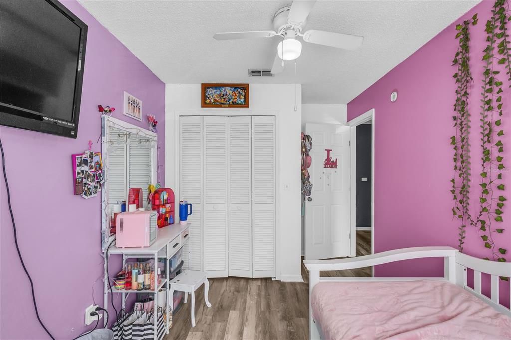 Activo con contrato: $234,999 (3 camas, 1 baños, 1280 Pies cuadrados)