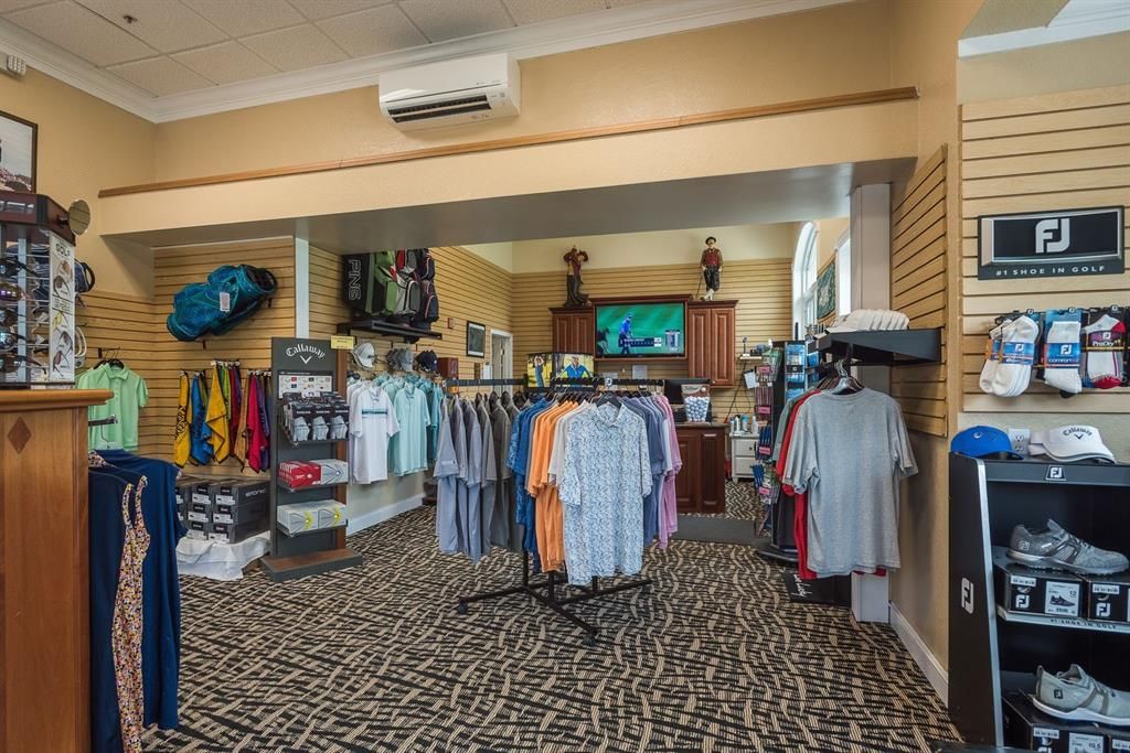 Activo con contrato: $359,000 (3 camas, 2 baños, 2168 Pies cuadrados)