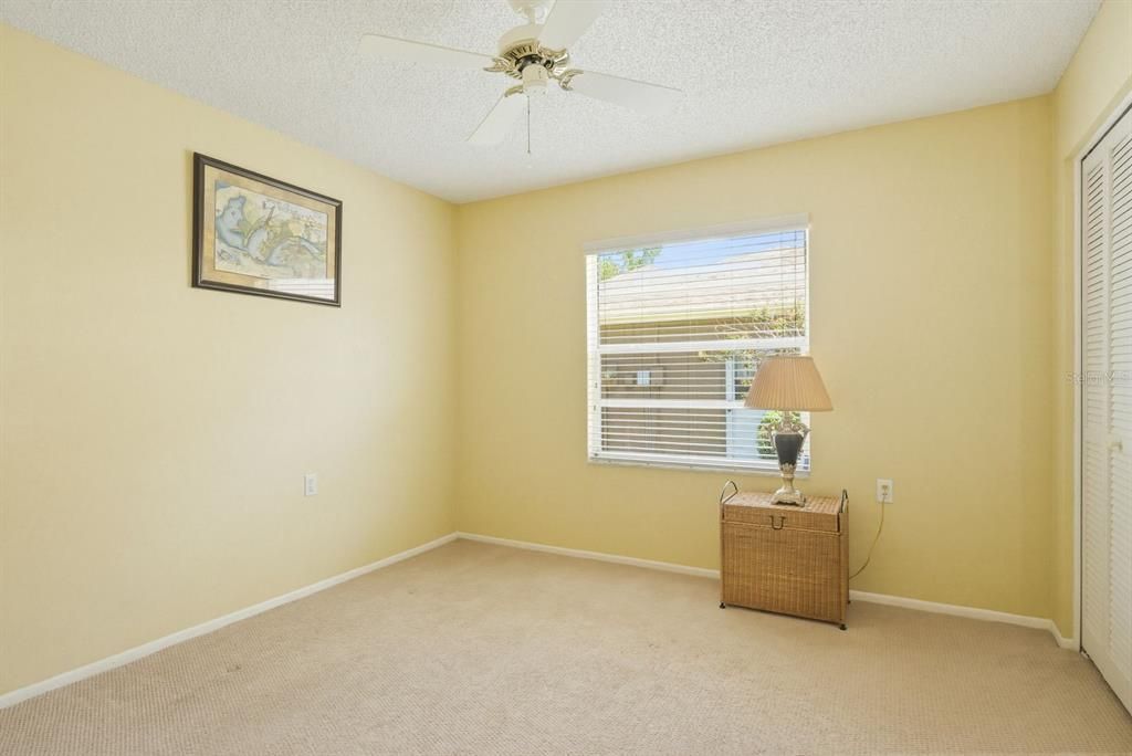 Activo con contrato: $359,000 (3 camas, 2 baños, 2168 Pies cuadrados)