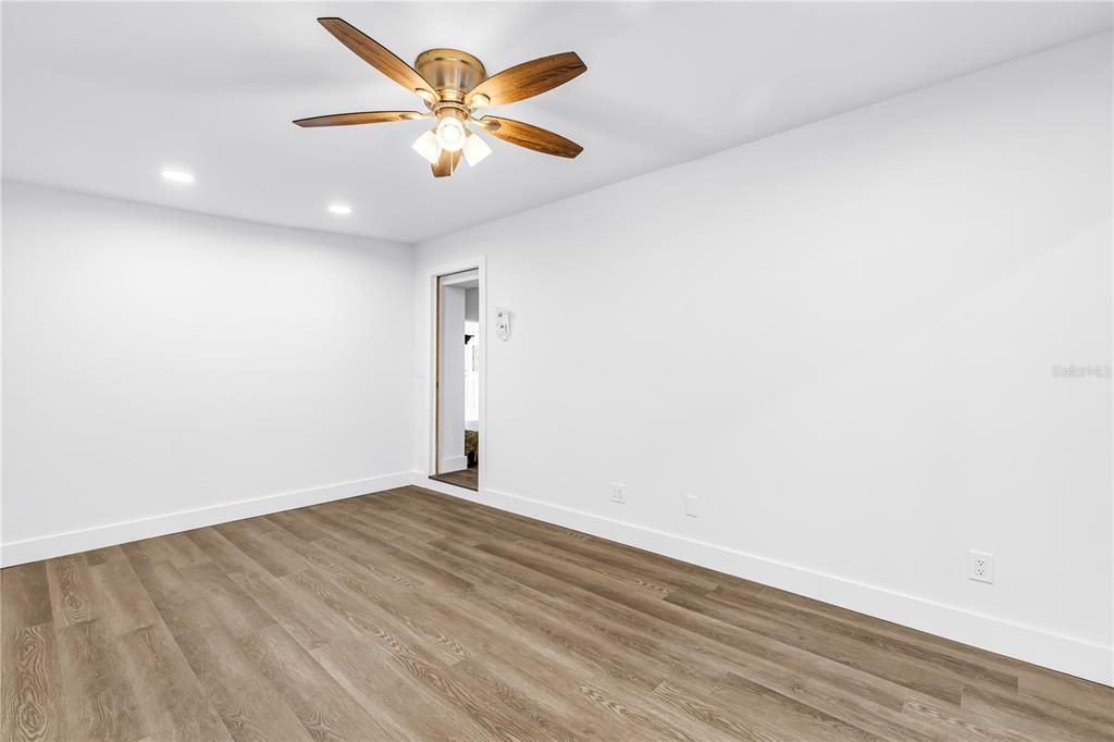 For Sale: $650,000 (4 beds, 0 baths, 2558 Square Feet)