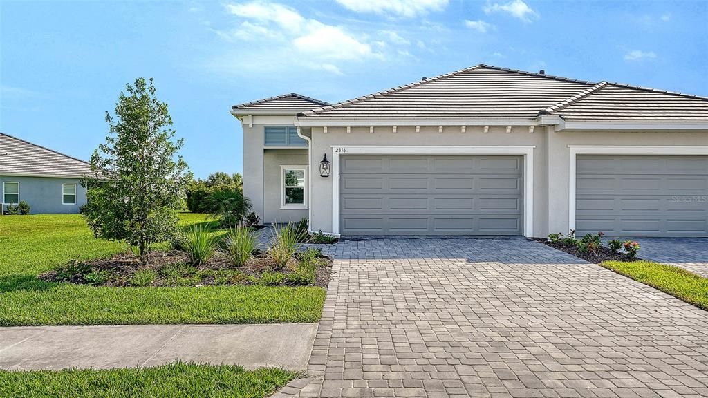 Под контрактом: $423,990 (2 спален, 2 ванн, 1530 Квадратных фут)