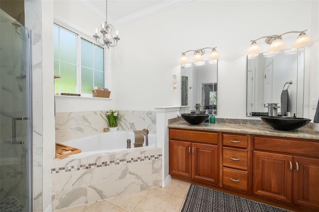 En Venta: $480,000 (4 camas, 3 baños, 2351 Pies cuadrados)