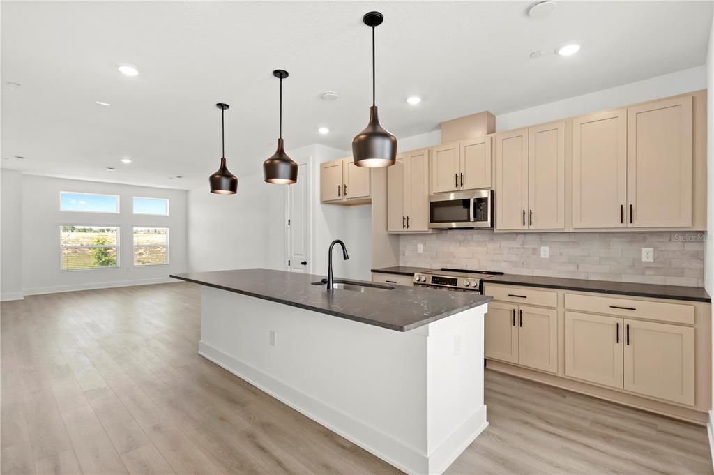 For Rent: $3,300 (3 beds, 3 baths, 1936 Square Feet)