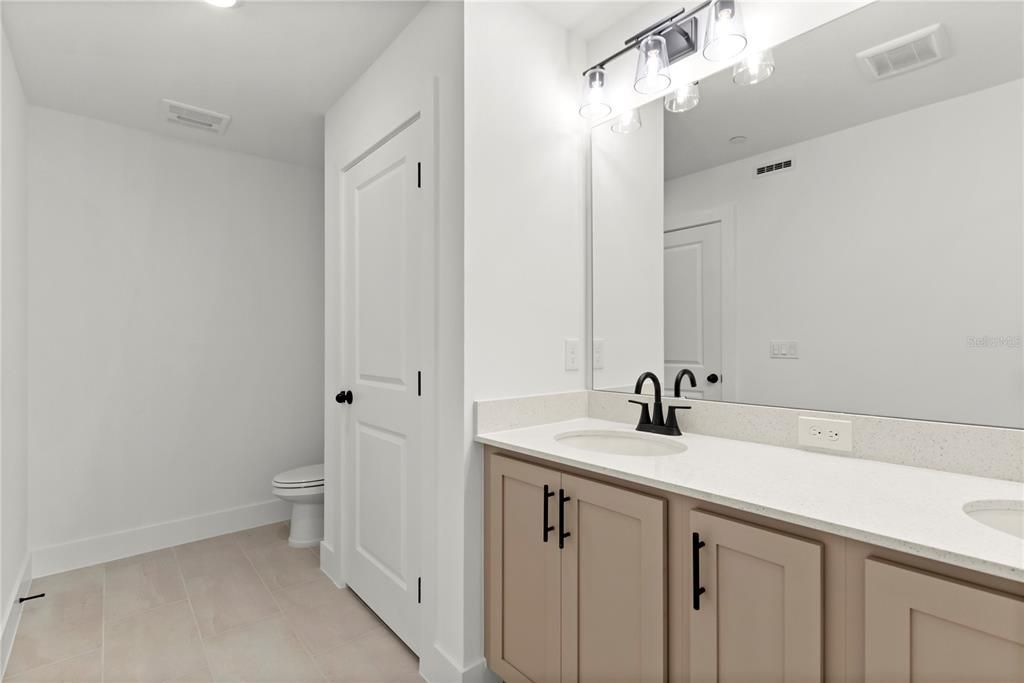 For Rent: $3,300 (3 beds, 3 baths, 1936 Square Feet)