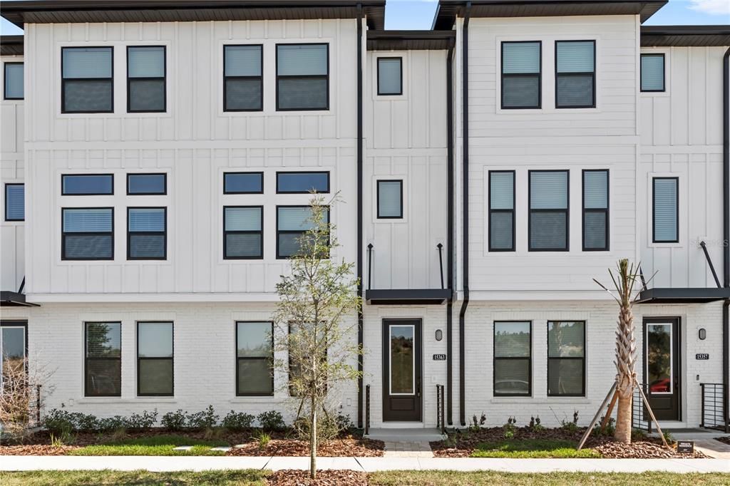 For Rent: $3,300 (3 beds, 3 baths, 1936 Square Feet)
