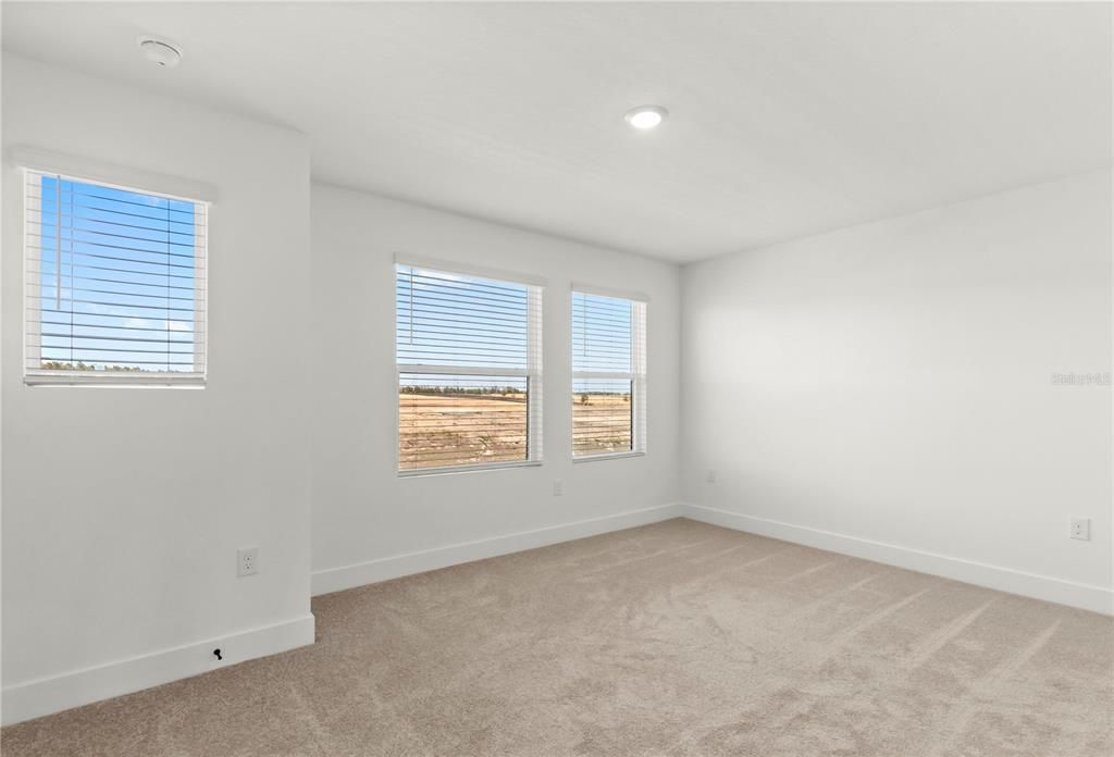 For Rent: $3,300 (3 beds, 3 baths, 1936 Square Feet)