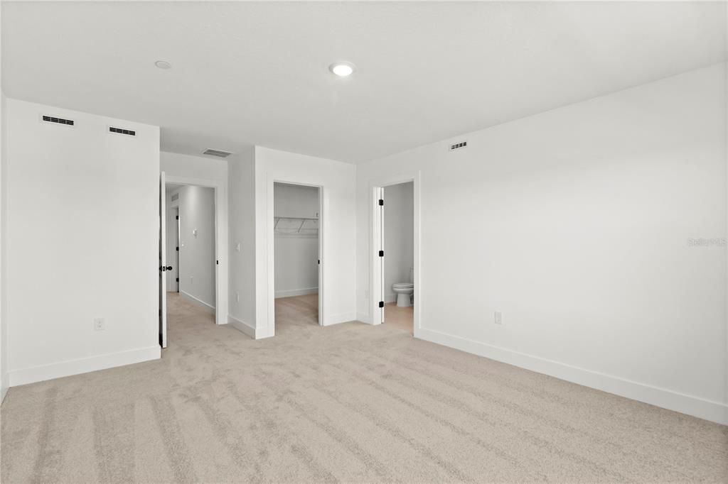 For Rent: $3,300 (3 beds, 3 baths, 1936 Square Feet)