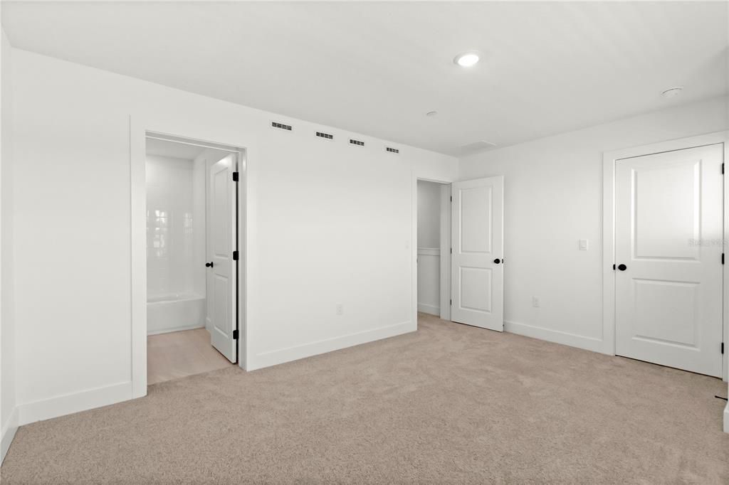 For Rent: $3,300 (3 beds, 3 baths, 1936 Square Feet)