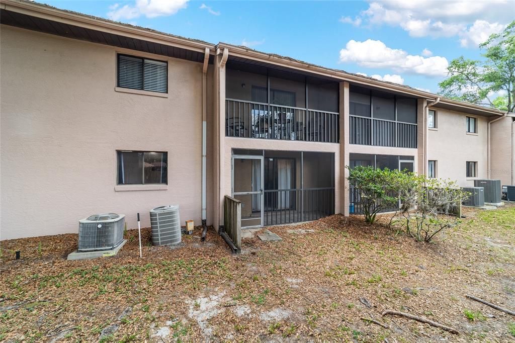 For Sale: $179,900 (2 beds, 2 baths, 1038 Square Feet)