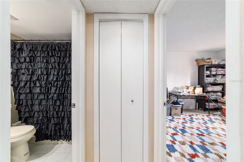 For Sale: $179,900 (2 beds, 2 baths, 1038 Square Feet)