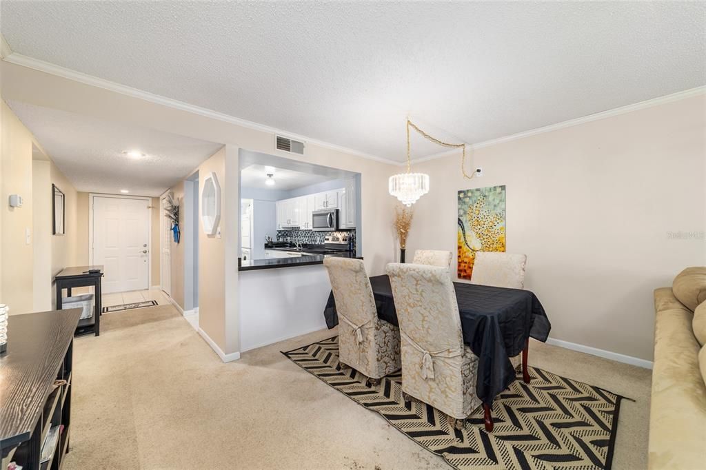 For Sale: $179,900 (2 beds, 2 baths, 1038 Square Feet)