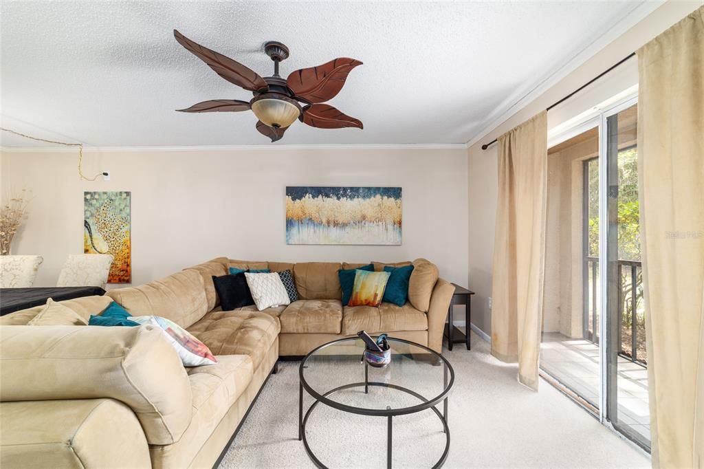 For Sale: $179,900 (2 beds, 2 baths, 1038 Square Feet)