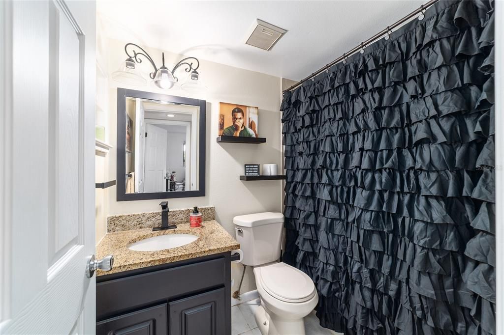 For Sale: $179,900 (2 beds, 2 baths, 1038 Square Feet)
