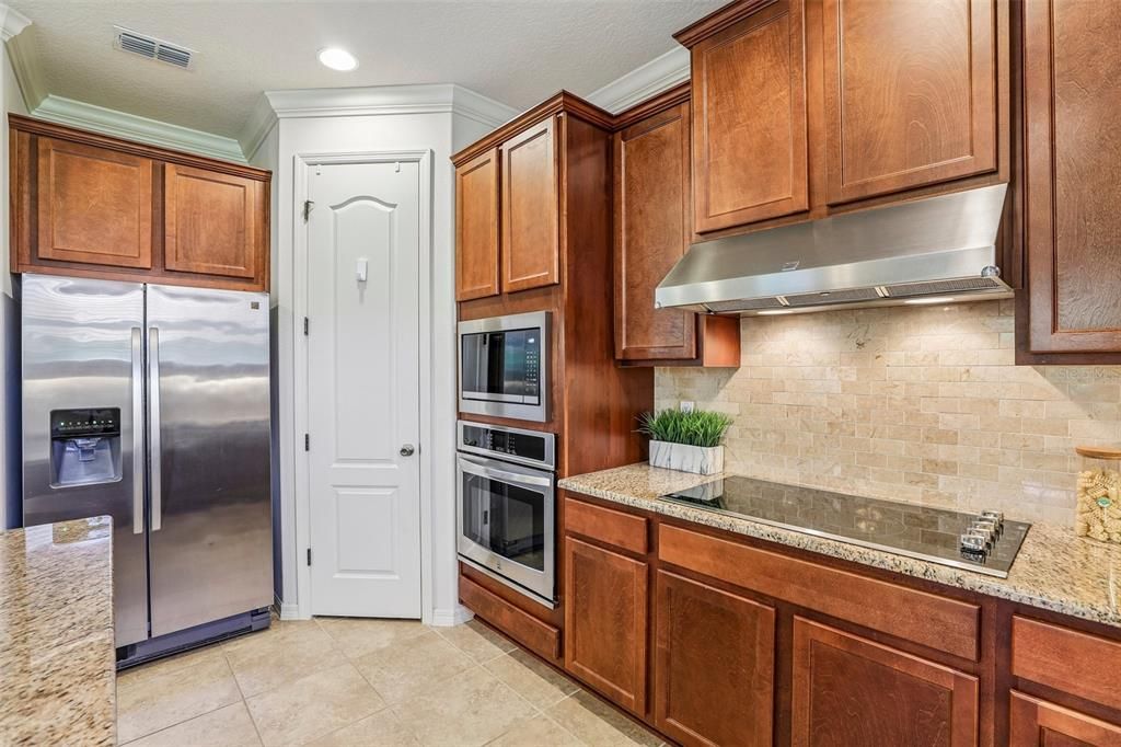 En Venta: $665,000 (5 camas, 3 baños, 3282 Pies cuadrados)